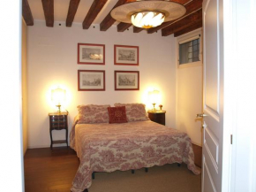 Al pozzo dei Scoacamini, 100 m from San Marco, ground floor